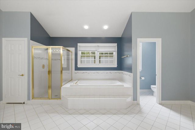 1959 HORSE SHOE DR, Vienna, VA 22182