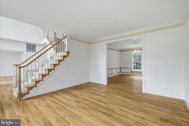 1959 HORSE SHOE DR, Vienna, VA 22182