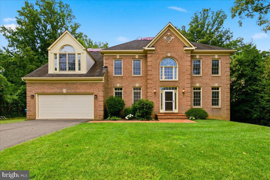1959 HORSE SHOE DR, Vienna, VA 22182