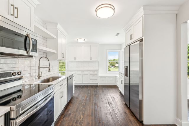 110 S Laurel Cir, Columbia, TN 38401