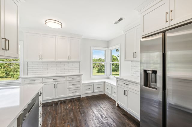 110 S Laurel Cir, Columbia, TN 38401
