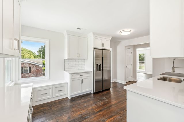 110 S Laurel Cir, Columbia, TN 38401