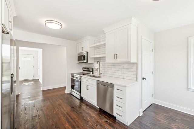 110 S Laurel Cir, Columbia, TN 38401