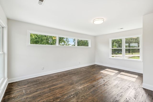 110 S Laurel Cir, Columbia, TN 38401