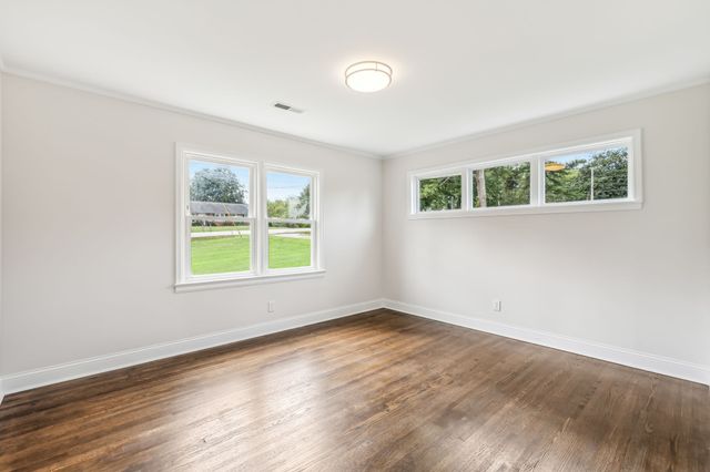 110 S Laurel Cir, Columbia, TN 38401
