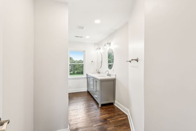 110 S Laurel Cir, Columbia, TN 38401