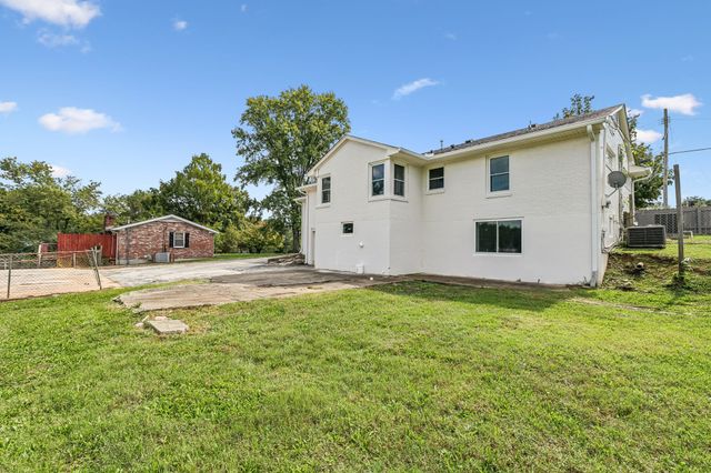 110 S Laurel Cir, Columbia, TN 38401