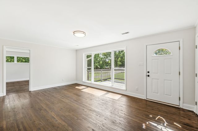 110 S Laurel Cir, Columbia, TN 38401