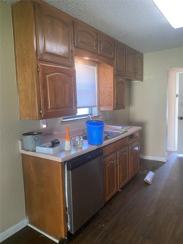308 Hickorywood Street, Azle, TX 76020
