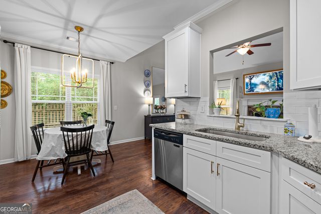 273 Park Pine Circle, Grantville, GA 30220