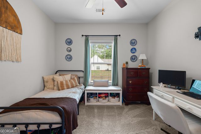 273 Park Pine Circle, Grantville, GA 30220