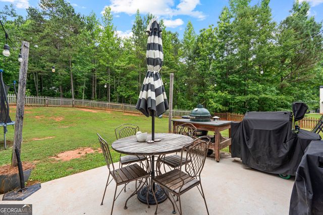273 Park Pine Circle, Grantville, GA 30220