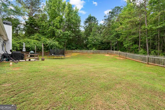 273 Park Pine Circle, Grantville, GA 30220
