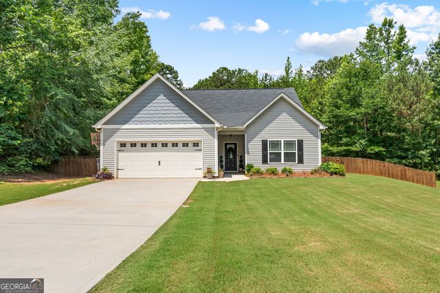 273 Park Pine Circle, Grantville, GA 30220