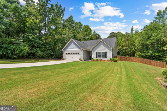 273 Park Pine Circle, Grantville, GA 30220