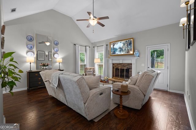273 Park Pine Circle, Grantville, GA 30220