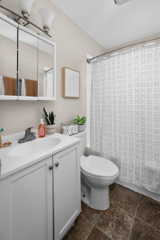 933 34th Avenue, East Moline, IL 61244