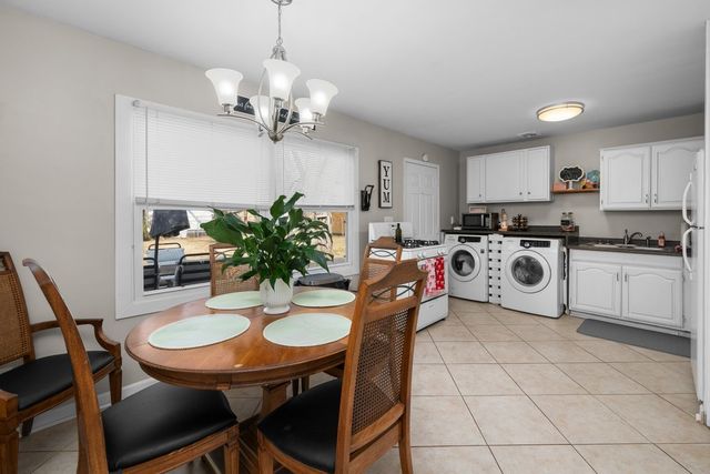 933 34th Avenue, East Moline, IL 61244