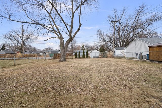 933 34th Avenue, East Moline, IL 61244