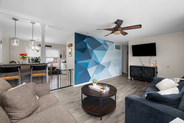 933 34th Avenue, East Moline, IL 61244