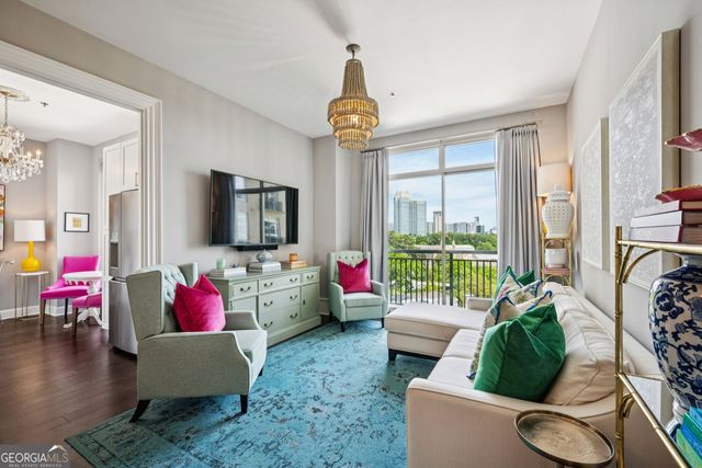 2626 Peachtree Road NW 1104, Atlanta, GA 30305