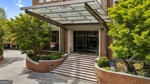 2626 Peachtree Road NW 1104, Atlanta, GA 30305