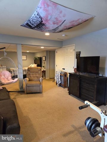 119 BURGUNDY LN, Coatesville, PA 19320