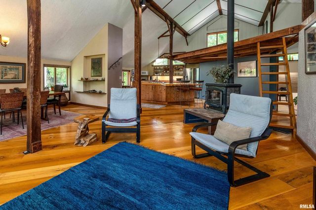 310 CROSS CREEK Drive, Cobden, IL 62920