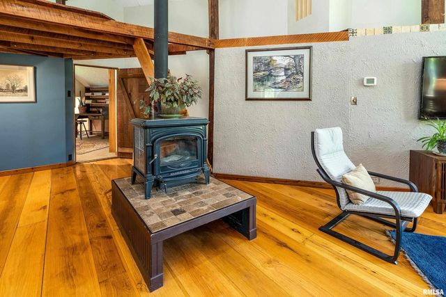 310 CROSS CREEK Drive, Cobden, IL 62920