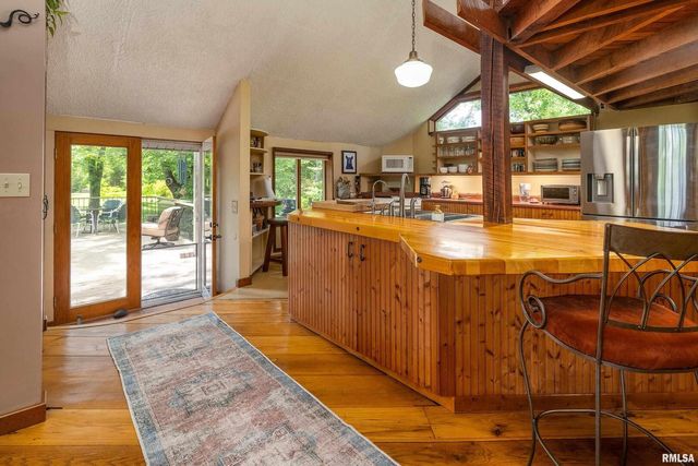 310 CROSS CREEK Drive, Cobden, IL 62920