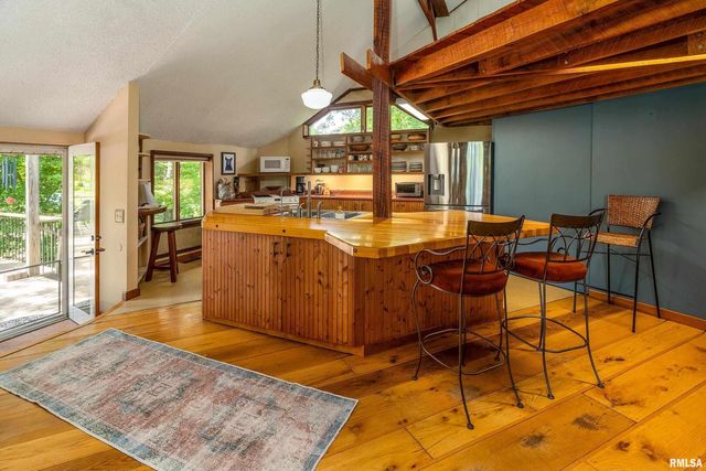 310 CROSS CREEK Drive, Cobden, IL 62920