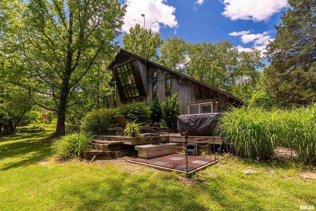 310 CROSS CREEK Drive, Cobden, IL 62920