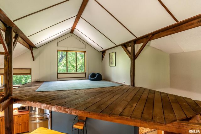 310 CROSS CREEK Drive, Cobden, IL 62920