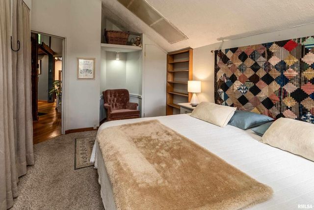 310 CROSS CREEK Drive, Cobden, IL 62920