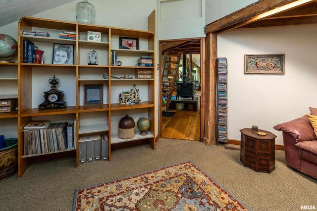 310 CROSS CREEK Drive, Cobden, IL 62920