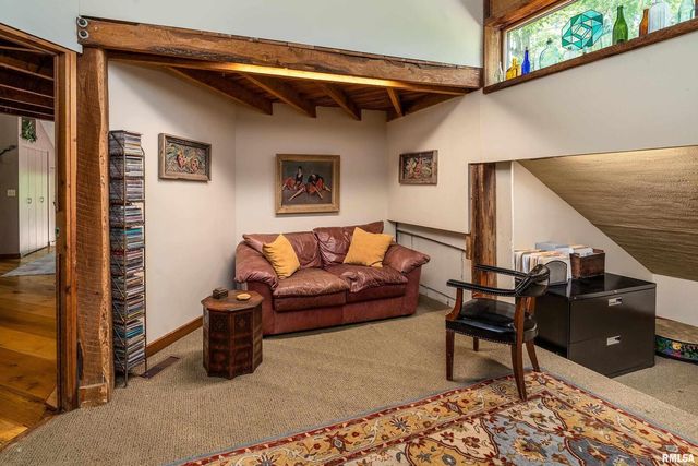 310 CROSS CREEK Drive, Cobden, IL 62920