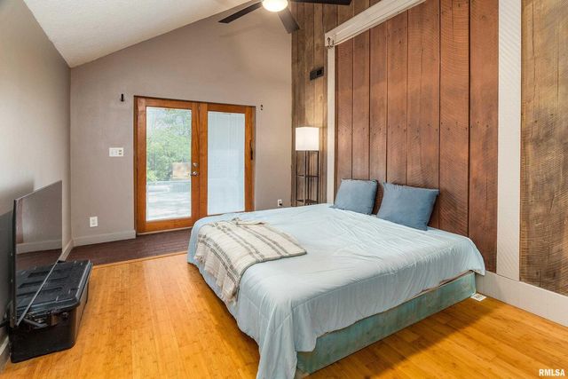 310 CROSS CREEK Drive, Cobden, IL 62920