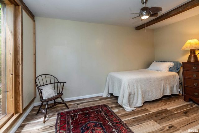 310 CROSS CREEK Drive, Cobden, IL 62920