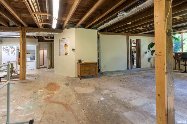 310 CROSS CREEK Drive, Cobden, IL 62920