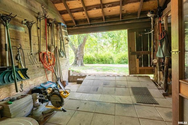 310 CROSS CREEK Drive, Cobden, IL 62920