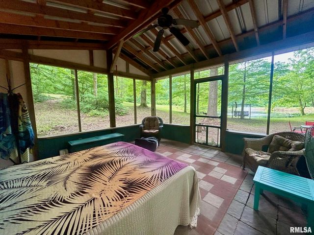 310 CROSS CREEK Drive, Cobden, IL 62920