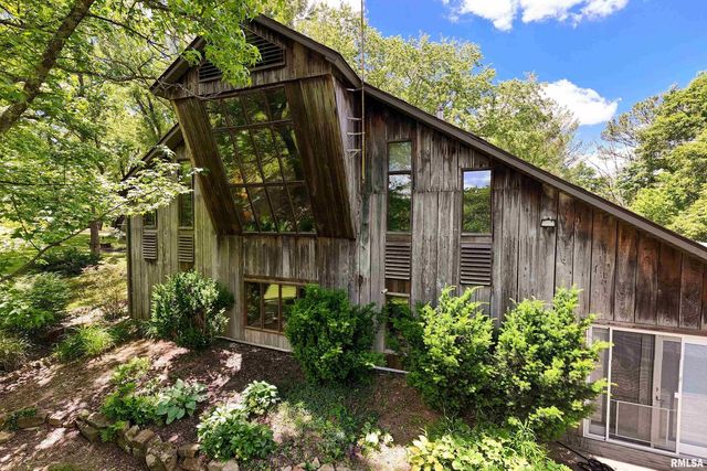 310 CROSS CREEK Drive, Cobden, IL 62920