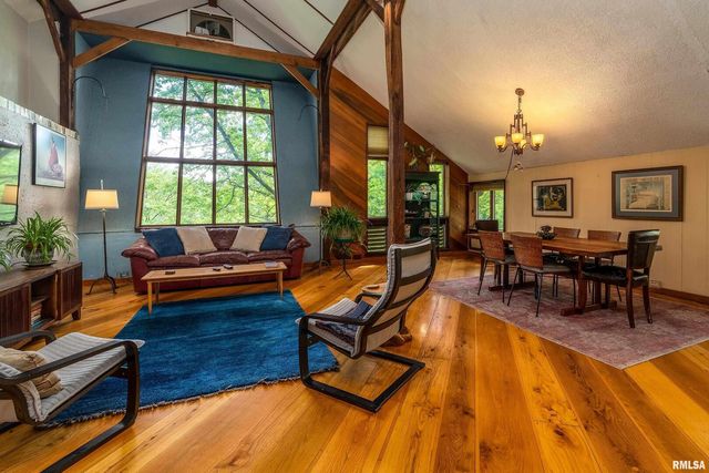 310 CROSS CREEK Drive, Cobden, IL 62920