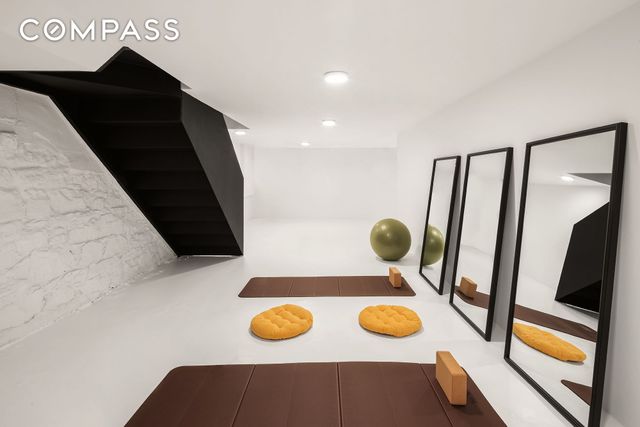 61 S 4th Street, New York City, NY 11249