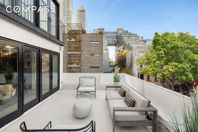 61 S 4th Street, New York City, NY 11249