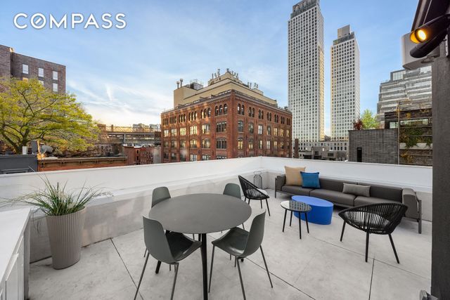 61 S 4th Street, New York City, NY 11249