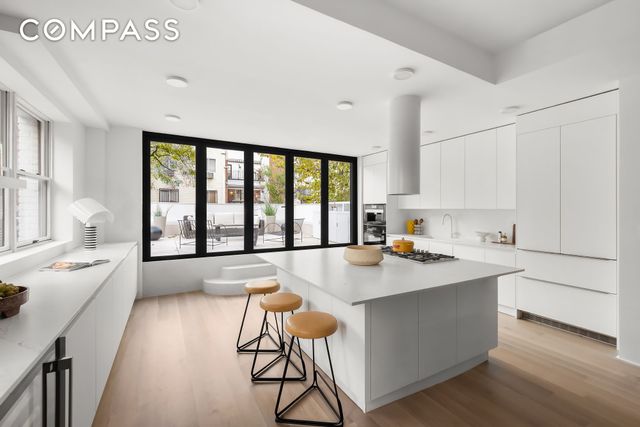 61 S 4th Street, New York City, NY 11249