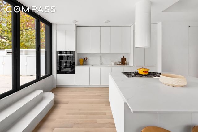 61 S 4th Street, New York City, NY 11249