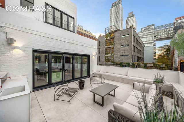 61 S 4th Street, New York City, NY 11249