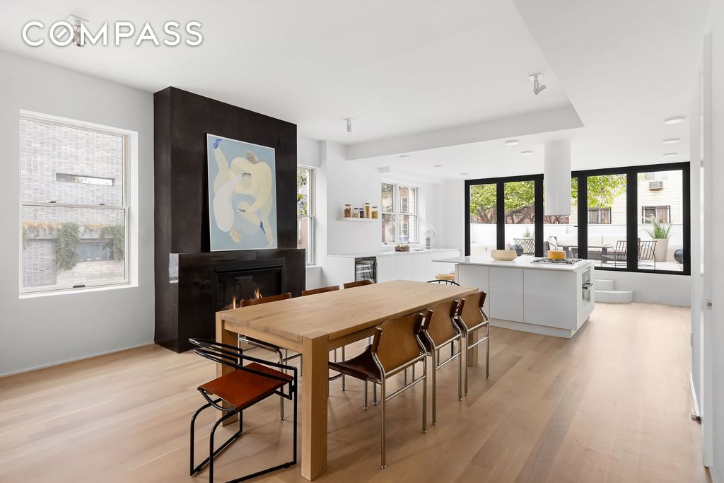61 S 4th Street, New York City, NY 11249